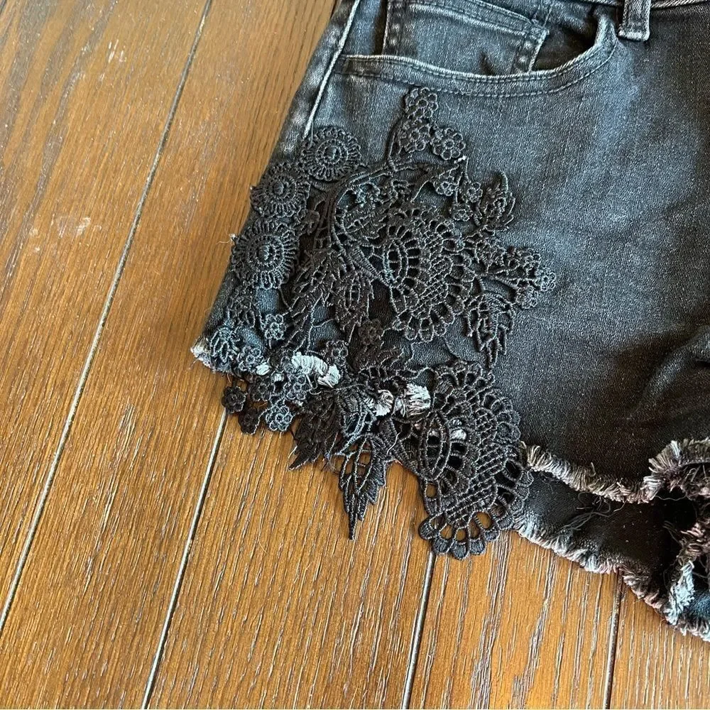 American Eagle Hi-Rise Shortie Size 4 - Picture 3 of 7